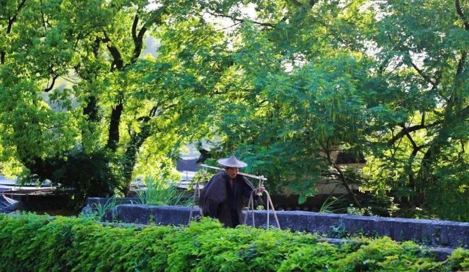 几个简单的小妙招,让厕所干净如新——高智商机器人帮你解答问题